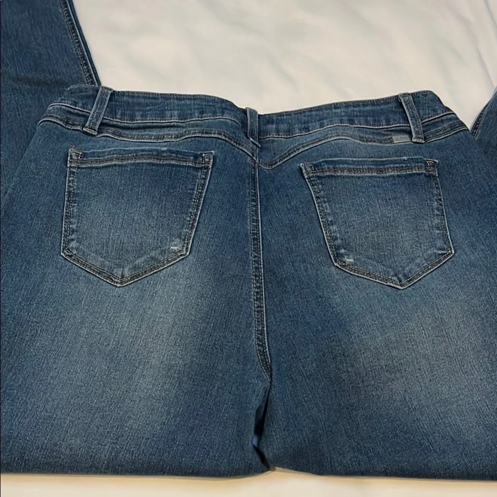 1822 Denim Classic Blue Jeans - Picture 3 of 5